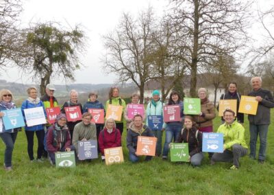 17 SDGs = 17 Resonanzübungen mit Tourismus Alchemistin Sabine Schulz, hier: Eröffnung Naturpark Obst-Hügelland OÖ